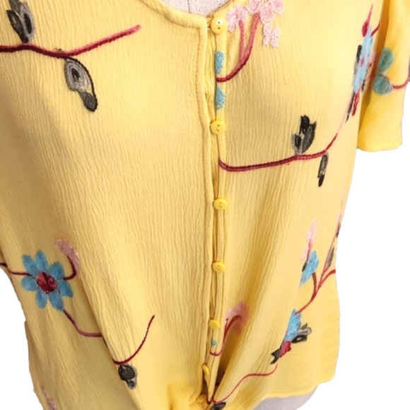 WOMENS LIV Los Angeles yellow floral boho embroidered tie button up top size M. - Picture 3 of 16